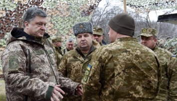 Президент передаст военным под Харьковом около 150 единиц техники