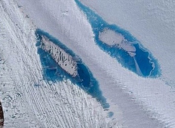 Ученые обеспокоены появлением голубых озер в Восточной Антарктиде