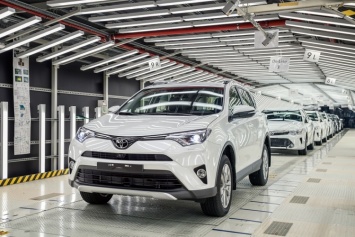 На петербургском заводе Toyota собрали первый экземпляр RAV4
