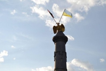 «Орел» в Полтаве снова с флагами (ФОТО)