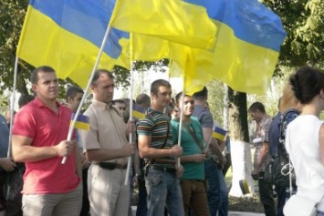 В Покровске (Красноармейске) состоялось праздничное шествие в честь Дня Флага Украины