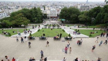 Туристическая индустрия Франции терпит убытки от терактов и забастовок