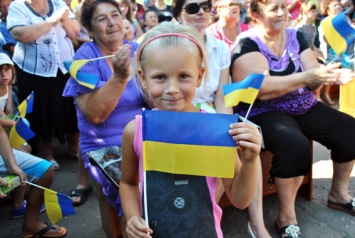 В Донецкой обл. жители прифронтового Чермалыка подняли над селом украинский флаг