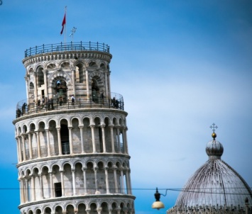 В Италии начались акции протеста против строительства мечети у Пизанской башни