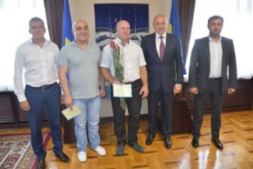 Чемпион и мировой рекордсмен Михаил Буланый получил денежное вознаграждение от руководства Полтавщины