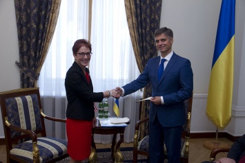 Новый посол США в Украине Мари Йованович прибыла в Украину