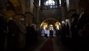В Софийском соборе представители разных конфессий помолились за Украину