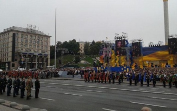 В Киеве начался парад ко Дню независимости Украины
