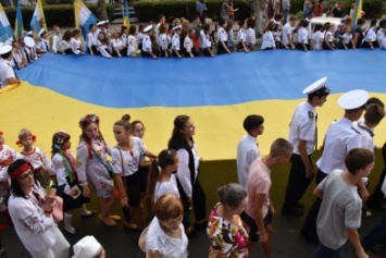 В Черноморске чествовали флаг Украины и презентовали гимн города (фото)