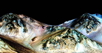 Ученые усомнились в марсианских «ручьях» из жидкой воды