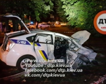 Масштабное ДТП с полицейским авто в Киеве: пострадала девушка-коп (ФОТО)