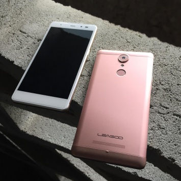 Новый китайский смартфон Leagoo T1 представлен в виде селфифона