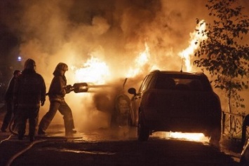 В Киеве за ночь сгорело три автомомбиля