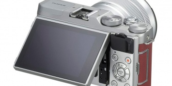 Fujifilm представила «ретрокамеру» X-A3 для любителей «селфи»