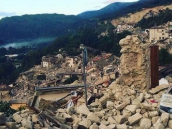 П.Порошенко поручил МИД предложить Италии помощь в преодолении последствий землетрясения