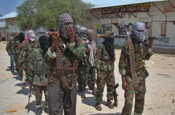 В Могадишо боевики "Аш-Шабаб" атаковали ресторан, есть погибшие