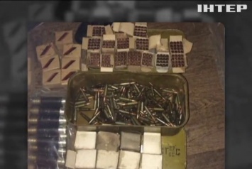 В Днепропетровской области задержали внедорожник с гранатометом и патронами (Видео)