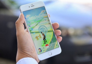 Политика застали за игрой в Pokemon Go на заседании парламентского комитета по обороне в Норвегии