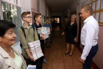 Мэр Кременчуга проверил готовность кременчугских школ к началу учебного года (фото и видео)