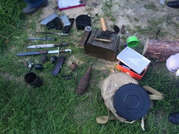 СБУ изъяла у жителя Волыни оружие и боеприпасы, вывезенные из зоны АТО