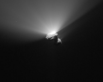 Зонд Rosetta зафиксировал выброс веществ с кометы Чурюмова-Герасименко