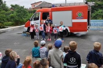 Кропивницкий: воспитанники детского сада вместе со спасателями побывали в «Безопасном путешествии»