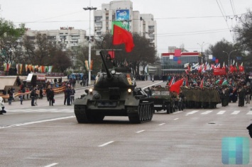 Полиция Молдавии остановила манифестантов, пытающихся сорвать военный парад