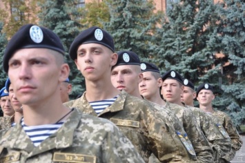 В Одессе приняли присягу первокурсники двух военных вузов: впервые среди них - будущие офицеры-морпехи