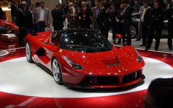 LaFerrari 2014 года стала самой дорогой машиной аукциона в Монтерее