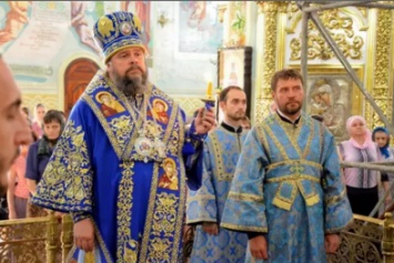 Православные криворожане празднуют Успение Пресвятой Богородицы (ФОТО)