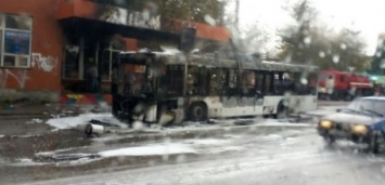 В Симферополе воспламенился троллейбус с пассажирами внутри