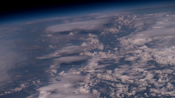 Астронавт NASA сделал снимок гигантских облаков над Землей