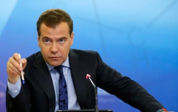 Медведев отменил запрет на полеты чартерных рейсов в Турцию