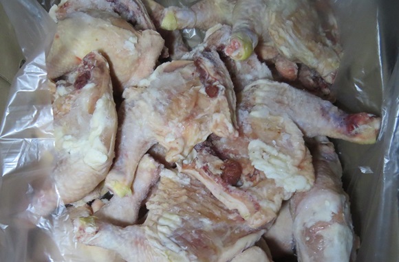 В Крым не пустили почти 20 тонн украинской курятины (ФОТО)