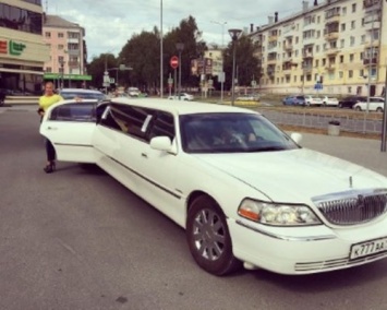 Анастасия Волочкова показала фото с шикарным белым автомобилем