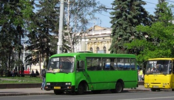 Харьковчане предложили штрафовать водителей автобусов за опоздания