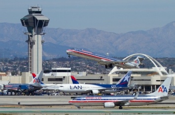 Аэропорт Лос-Анджелеса приостановил работу из-за слухов о стрельбе