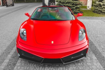 Во Львове засветилась роскошная Ferrari F430 Spider Super Veloce