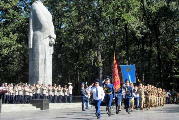 В военные вузы Харькова приняли рекордное количество курсантов (фото)