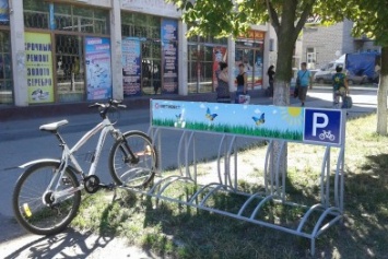Авдеевским велосипедистам теперь есть где парковаться