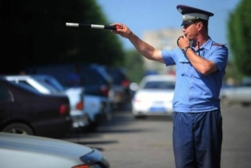 В Симферополе ГИБДД проверяет соблюдение правил проезда перекрестков