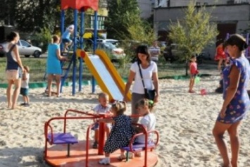 В Северодонецке появились две новые детские площадки