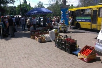 Труханов выгонит торговцев со стихийного рынка на Черемушках