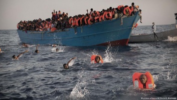 Итальянская береговая охрана спасла 6500 беженцев у побережья Ливии