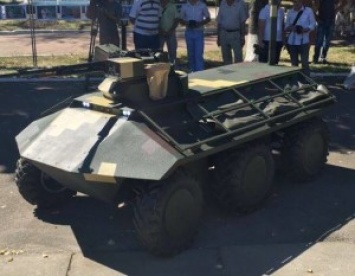 В Украине показали беспилотный мини-БТР «Фантом»