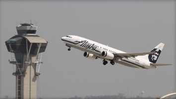 В США вынужденно приземлился Boeing-737 из-за попыток пассажира открыть дверь в полете