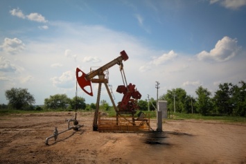 Нефть Brent подорожала до $ 49,4 на фоне ослабления доллара
