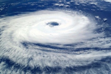 В Японии из-за приближающегося тайфуна «Лайонрок» было отменено около 100 авиарейсов