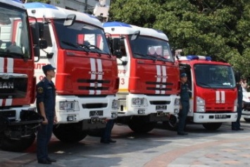 Пожарно-спасательные подразделения ЮБК получили новую технику и экипировку на 300 млн руб