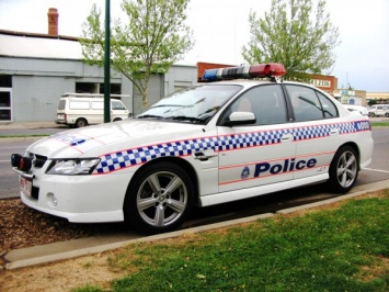 В Западной Австралии полицейские оцепили здание суда из-за стихийных беспорядков